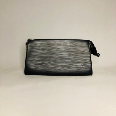 Louis Vuitton Pochette nm cuir épis authentique certificat entrupy Les trésors de djen le luxe en seconde main