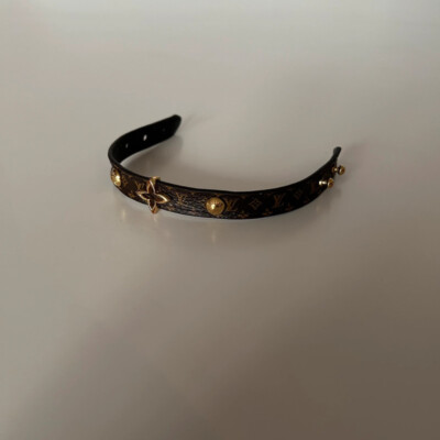 Bracelet blooming Louis Vuitton en toile monogram. Bijoux de luxe de seconde main authentique.