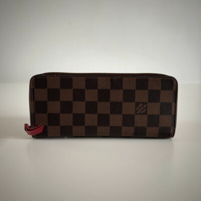 LOUIS VUITTON PORTEFEUILLE CLEMENCE DAMIER EBENE INTERIEUR ROUGE CHERRY. LUXE DE SECONDE MAIN AUTHENTIQUE CERTIFICAT ENTRUPY.