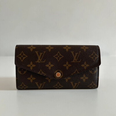 LOUIS VUITTON PORTEFEUILLE SARAH MONOGRAM. LUXE DE SECONDE AUTHENTIQUE ENTRUPY CERTIFIED