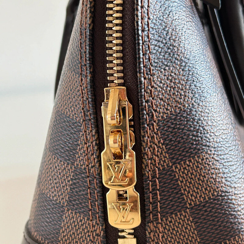 LOUIS VUITTON ALMA BB DAMIER EBENE FULL SET. AUTHENTIQUE SAC DE LUXE DE SECONDE MAIN CERTIFICAT D'AUTHENTICITE ENTRUPY. SAC D'OCCASION LV