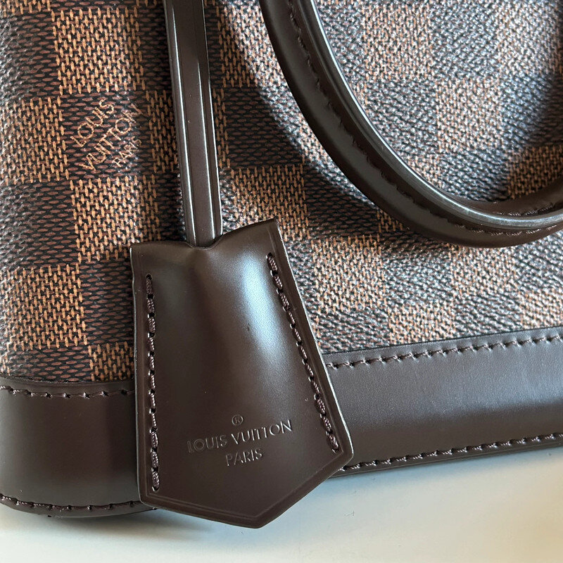 LOUIS VUITTON ALMA BB DAMIER EBENE FULL SET. AUTHENTIQUE SAC DE LUXE DE SECONDE MAIN CERTIFICAT D'AUTHENTICITE ENTRUPY. SAC D'OCCASION LV