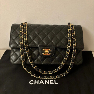 SAC CHANEL TIMELESS MEDIUM 25 CM CUIR CAVIAR GRAINE BIJOUTERIE DOREE DOUBLE FLAP. AUTHENTIQUE SAC D'OCCASION DE LUXE CERTIFICATION ENTRUPY. SAC DE LUXE DE SECONDE MAIN. SAC D'OCASION PAS CHER
