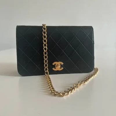 Chanel sac wallet on chain vintage sac de seconde main de luxe authentique pas cher