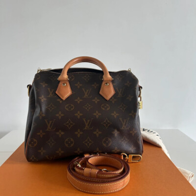 LOUIS VUITTON SPEEDY 25 BANDOULIERE MONOGRAM. SAC DE LUXE DE SECONDE MAIN AUTHENTIQUE CERTIFICAT D'AUTHENTICITE ENTRUPY. SAC D'OCCASION PAS CHER