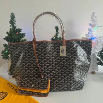GOYARD cabas Saint Louis GM gold en toile goyardine neuf full set. LUXE DE SECONDE MAIN AUTHENTIQUE CERTIFICAT D'AUTHENTICITE ENTRUPY.