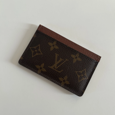 Louis Vuitton porte-cartes simple monogram. SAC DE LUXE DE SECONDE MAIN AUTHENTIQUE CERTIFICAT D'AUTHENTICITE ENTRUPY. SAC DE LUXE D'OCCASION PAS CHER