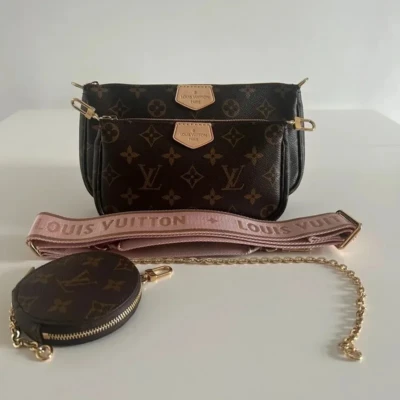 Louis Vuitton multi pochette accessoires bandoulière kaki. SAC DE LUXE DE SECONDE MAIN AUTHENTIQUE CERTIFICAT D'AUTHENTICITE ENTRUPY. SAC DE LUXE D'OCCASION PAS CHER