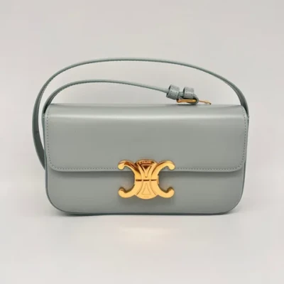 CELINE sac Claude en cuir de veau brillant california blue. SAC DE LUXE DE SECONDE MAIN AUTHENTIQUE CERTIFICAT D'AUTHENTICITE ENTRUPY. SAC DE LUXE D'OCCASION PAS CHER.