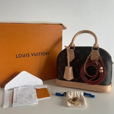Louis Vuitton Alma BB monogram. SAC DE LUXE DE SECONDE MAIN AUTHENTIQUE CERTIFICAT D'AUTHENTICITE ENTRUPY. SAC DE LUXE D'OCCASION PAS CHER. Alma BB 2024 FULL SET Bandoulière réglable