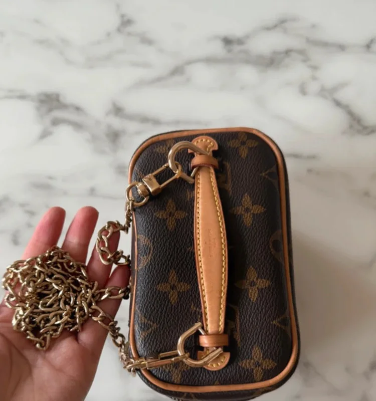 Louis Vuitton Nice nano en toile monogram. SAC DE LUXE DE SECONDE MAIN AUTHENTIQUE CERTIFICAT D'AUTHENTICITE ENTRUPY. SAC DE LUXE D'OCCASION PAS CHER.