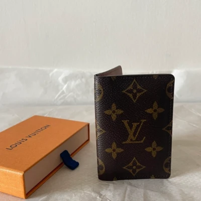 Louis Vuitton organizer de poche monogram LUXE DE SECONDE MAIN AUTHENTIQUE CERTIFICAT D'AUTHENTICITE ENTRUPY. SAC DE LUXE D'OCCASION PAS CHER.