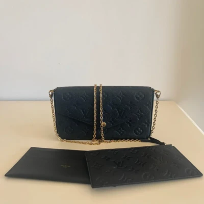 Louis Vuitton pochette Felicie cuir empreinte monogram noir FULL SET SAC DE LUXE DE SECONDE MAIN AUTHENTIQUE CERTIFICAT D'AUTHENTICITE ENTRUPY. SAC DE LUXE D'OCCASION PAS CHER.
