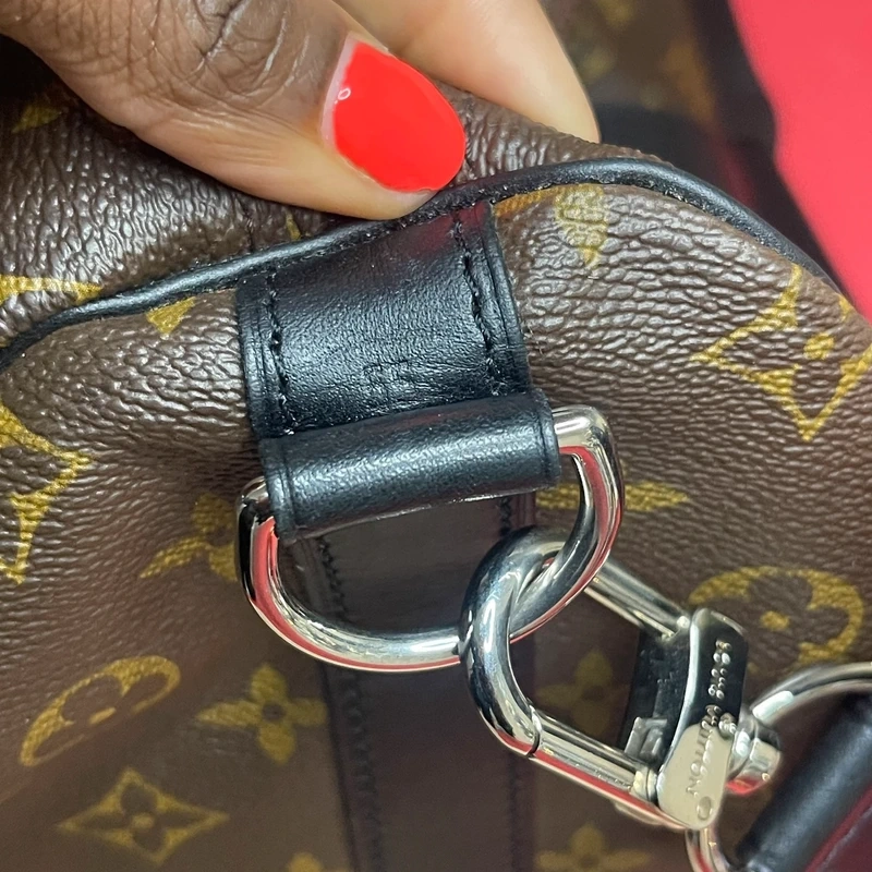 Louis Vuitton keepall bandoulière 55 monogram macassar. SAC DE LUXE DE SECONDE MAIN AUTHENTIQUE CERTIFICAT D'AUTHENTICITE ENTRUPY. SAC DE LUXE D'OCCASION PAS CHER. SAC DE VOYAGE DE LUXE