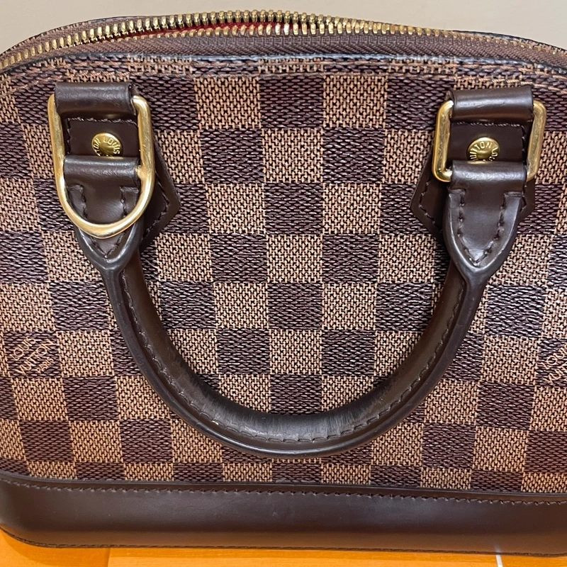 Louis Vuitton Alma BB authentique FULL SET SAC DE LUXE DE SECONDE MAIN AUTHENTIQUE CERTIFICAT D'AUTHENTICITE ENTRUPY. SAC DE LUXE D'OCCASION PAS CHER.
