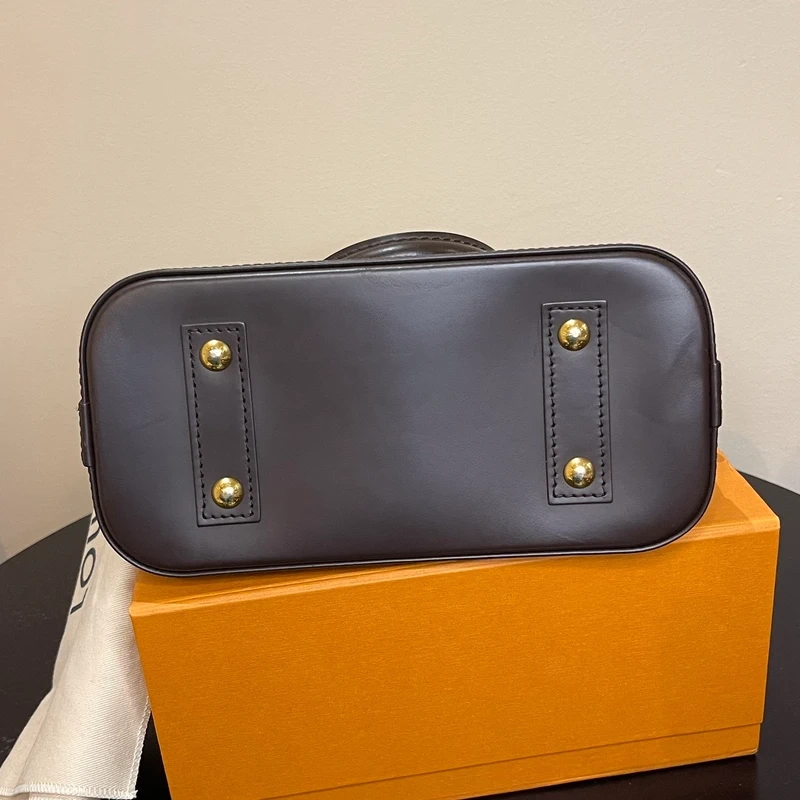 Louis Vuitton Alma BB authentique FULL SET SAC DE LUXE DE SECONDE MAIN AUTHENTIQUE CERTIFICAT D'AUTHENTICITE ENTRUPY. SAC DE LUXE D'OCCASION PAS CHER.