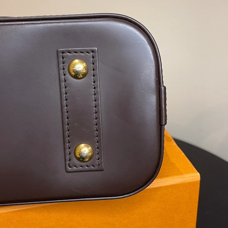 Louis Vuitton Alma BB authentique FULL SET SAC DE LUXE DE SECONDE MAIN AUTHENTIQUE CERTIFICAT D'AUTHENTICITE ENTRUPY. SAC DE LUXE D'OCCASION PAS CHER.