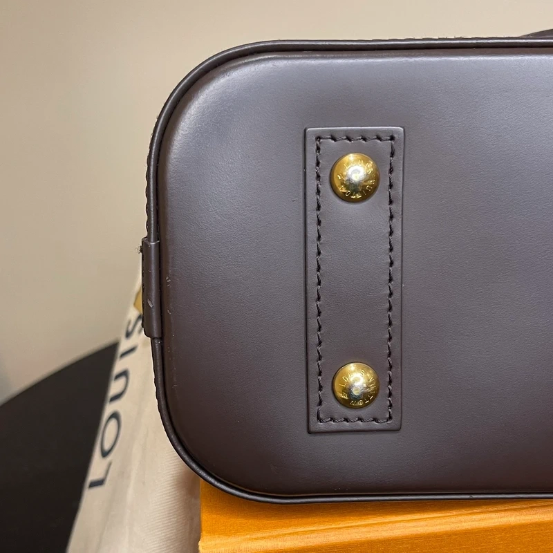 Louis Vuitton Alma BB authentique FULL SET SAC DE LUXE DE SECONDE MAIN AUTHENTIQUE CERTIFICAT D'AUTHENTICITE ENTRUPY. SAC DE LUXE D'OCCASION PAS CHER.