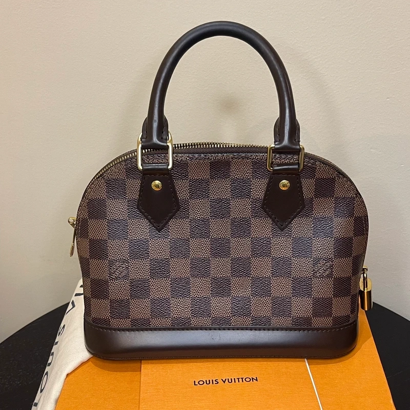 Louis Vuitton Alma BB authentique FULL SET SAC DE LUXE DE SECONDE MAIN AUTHENTIQUE CERTIFICAT D'AUTHENTICITE ENTRUPY. SAC DE LUXE D'OCCASION PAS CHER.