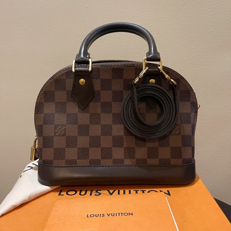 Louis Vuitton Alma BB authentique FULL SET SAC DE LUXE DE SECONDE MAIN AUTHENTIQUE CERTIFICAT D'AUTHENTICITE ENTRUPY. SAC DE LUXE D'OCCASION PAS CHER.