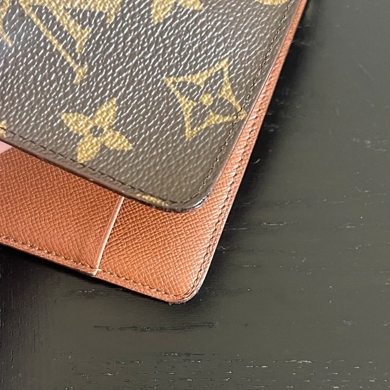 Louis Vuitton couverture pour agenda MM monogram LUXE DE SECONDE MAIN AUTHENTIQUE CERTIFICAT D'AUTHENTICITE ENTRUPY. SAC DE LUXE D'OCCASION PAS CHER.