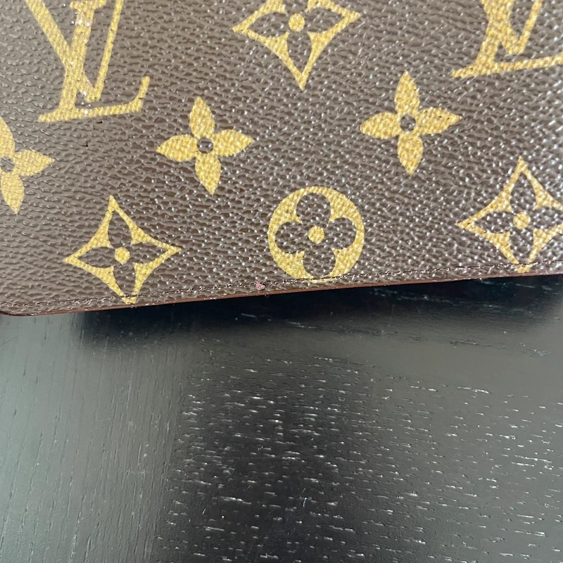 Louis Vuitton couverture pour agenda MM monogram LUXE DE SECONDE MAIN AUTHENTIQUE CERTIFICAT D'AUTHENTICITE ENTRUPY. SAC DE LUXE D'OCCASION PAS CHER.