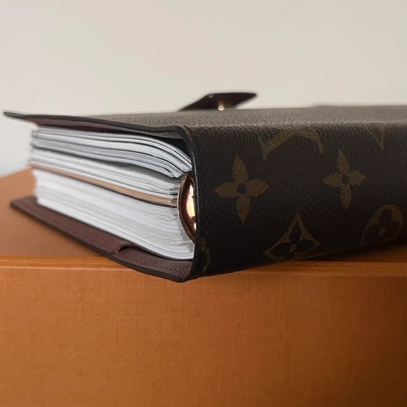 LOUIS VUITTON couverture pour agenda monogram GM LUXE DE SECONDE MAIN AUTHENTIQUE CERTIFICAT D'AUTHENTICITE ENTRUPY. SAC DE LUXE D'OCCASION PAS CHER LOUIS VUITTON FULL SET