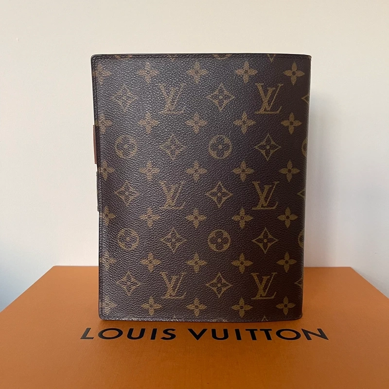 LOUIS VUITTON couverture pour agenda monogram GM LUXE DE SECONDE MAIN AUTHENTIQUE CERTIFICAT D'AUTHENTICITE ENTRUPY. SAC DE LUXE D'OCCASION PAS CHER LOUIS VUITTON FULL SET