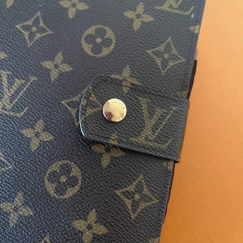 LOUIS VUITTON couverture pour agenda monogram GM LUXE DE SECONDE MAIN AUTHENTIQUE CERTIFICAT D'AUTHENTICITE ENTRUPY. SAC DE LUXE D'OCCASION PAS CHER LOUIS VUITTON FULL SET