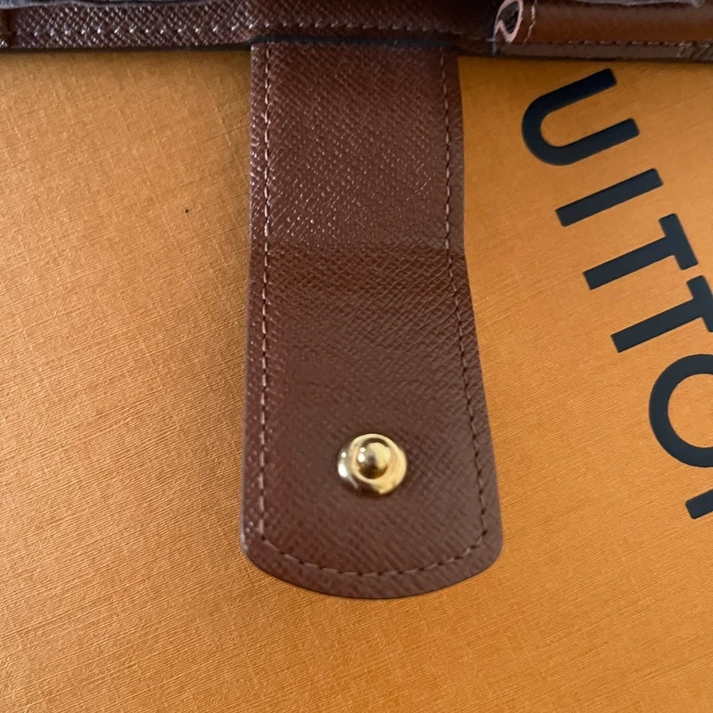 LOUIS VUITTON couverture pour agenda monogram GM LUXE DE SECONDE MAIN AUTHENTIQUE CERTIFICAT D'AUTHENTICITE ENTRUPY. SAC DE LUXE D'OCCASION PAS CHER LOUIS VUITTON FULL SET