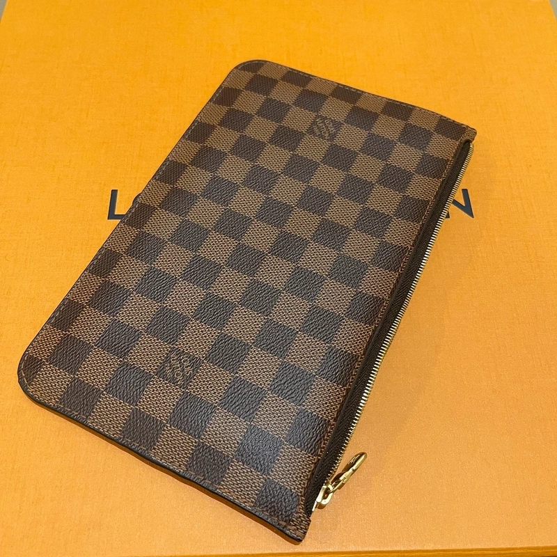 LOUIS VUITTON neverfull MM damier ébène LUXE DE SECONDE MAIN AUTHENTIQUE CERTIFICAT D'AUTHENTICITE ENTRUPY. SAC DE LUXE D'OCCASION PAS CHER LOUIS VUITTON FULL SET