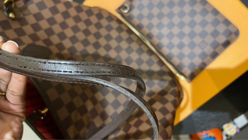 LOUIS VUITTON neverfull MM damier ébène LUXE DE SECONDE MAIN AUTHENTIQUE CERTIFICAT D'AUTHENTICITE ENTRUPY. SAC DE LUXE D'OCCASION PAS CHER LOUIS VUITTON FULL SET