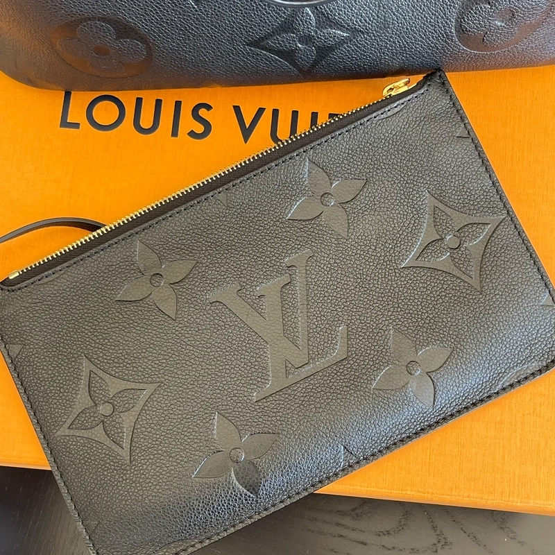 LOUIS VUITTON neverfull MM en cuir empreinte monogram noir SAC DE LUXE DE SECONDE MAIN AUTHENTIQUE CERTIFICAT D'AUTHENTICITE ENTRUPY. SAC DE LUXE D'OCCASION PAS CHER LOUIS VUITTON FULL SET