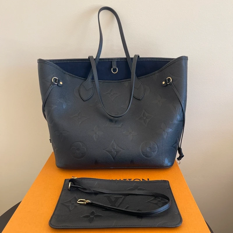 LOUIS VUITTON neverfull MM en cuir empreinte monogram noir SAC DE LUXE DE SECONDE MAIN AUTHENTIQUE CERTIFICAT D'AUTHENTICITE ENTRUPY. SAC DE LUXE D'OCCASION PAS CHER LOUIS VUITTON FULL SET