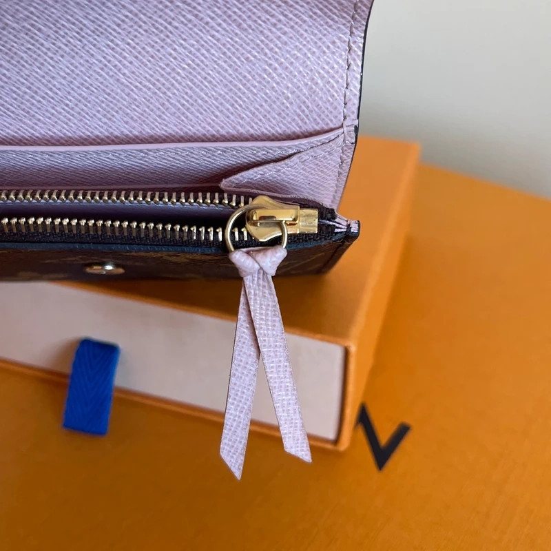 LOUIS VUITTON portefuille Rosalie Monogram SAC DE LUXE DE SECONDE MAIN AUTHENTIQUE CERTIFICAT D'AUTHENTICITE ENTRUPY. SAC DE LUXE D'OCCASION PAS CHER LOUIS VUITTON FULL SET