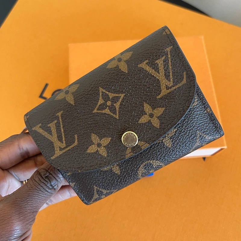 LOUIS VUITTON portefuille Rosalie Monogram SAC DE LUXE DE SECONDE MAIN AUTHENTIQUE CERTIFICAT D'AUTHENTICITE ENTRUPY. SAC DE LUXE D'OCCASION PAS CHER LOUIS VUITTON FULL SET