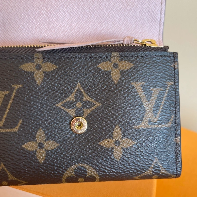 LOUIS VUITTON portefuille Rosalie Monogram SAC DE LUXE DE SECONDE MAIN AUTHENTIQUE CERTIFICAT D'AUTHENTICITE ENTRUPY. SAC DE LUXE D'OCCASION PAS CHER LOUIS VUITTON FULL SET
