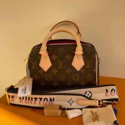 LOUIS VUITTON speedy 20 monogram SAC DE LUXE DE SECONDE MAIN AUTHENTIQUE CERTIFICAT D'AUTHENTICITE ENTRUPY. SAC DE LUXE D'OCCASION PAS CHER. LOUIS VUITTON FULL SET
