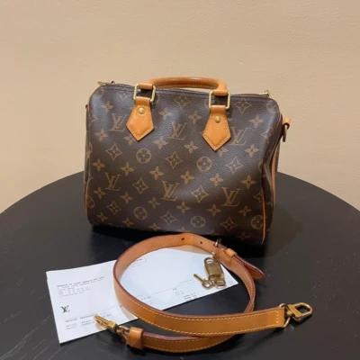 LOUIS VUITTON speedy 25 bandoulière monogram SAC DE LUXE DE SECONDE MAIN AUTHENTIQUE CERTIFICAT D'AUTHENTICITE ENTRUPY. SAC DE LUXE D'OCCASION PAS CHER. LOUIS VUITTON FULL SET