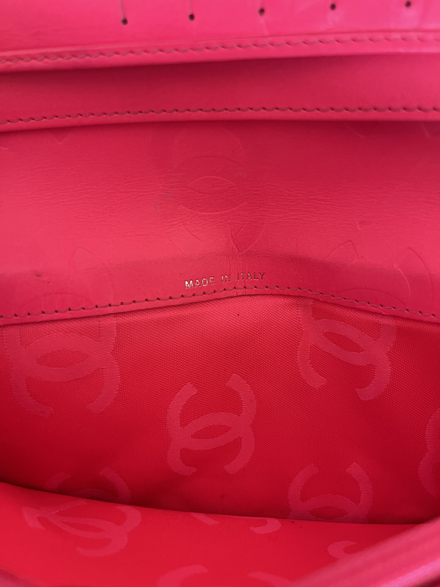 CHANEL portefeuille Cambon noir. LUXE DE SECONDE MAIN AUTHENTIQUE. CHANEL CLASSIQUE. CHANEL VINTAGE