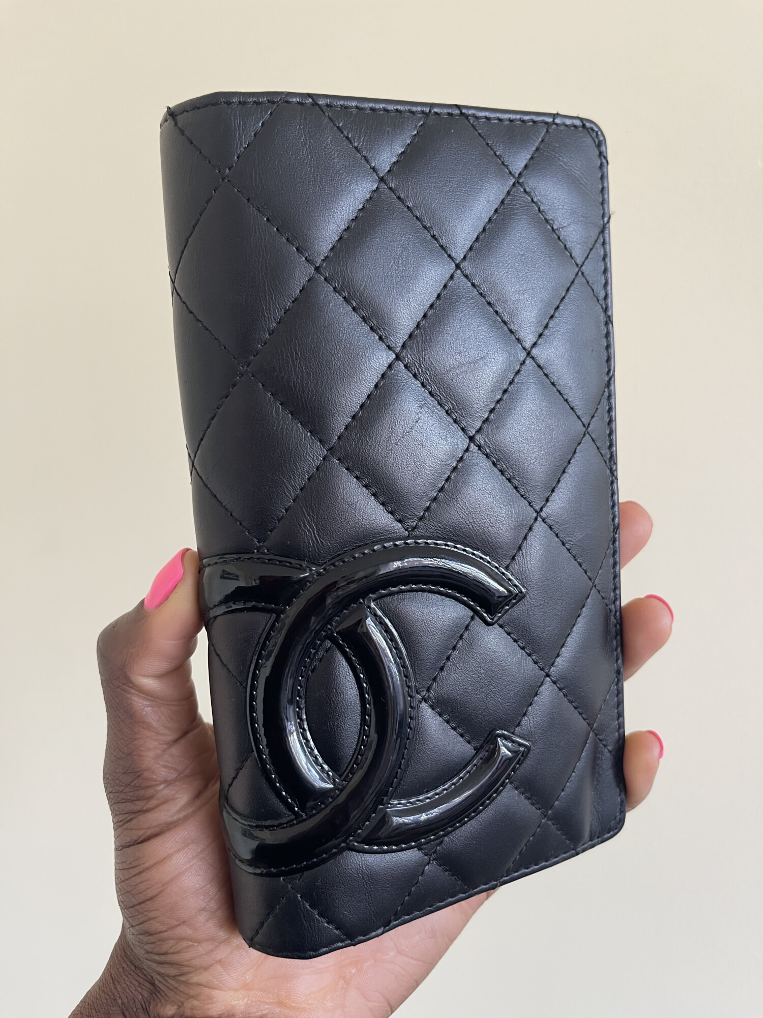 CHANEL portefeuille Cambon noir. LUXE DE SECONDE MAIN AUTHENTIQUE. CHANEL CLASSIQUE. CHANEL VINTAGE