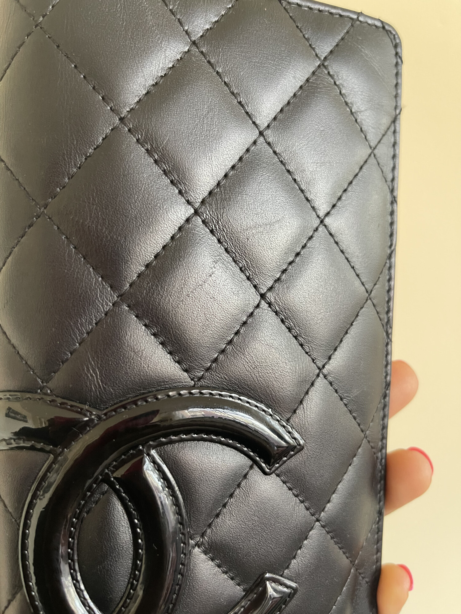 CHANEL portefeuille Cambon noir. LUXE DE SECONDE MAIN AUTHENTIQUE. CHANEL CLASSIQUE. CHANEL VINTAGE