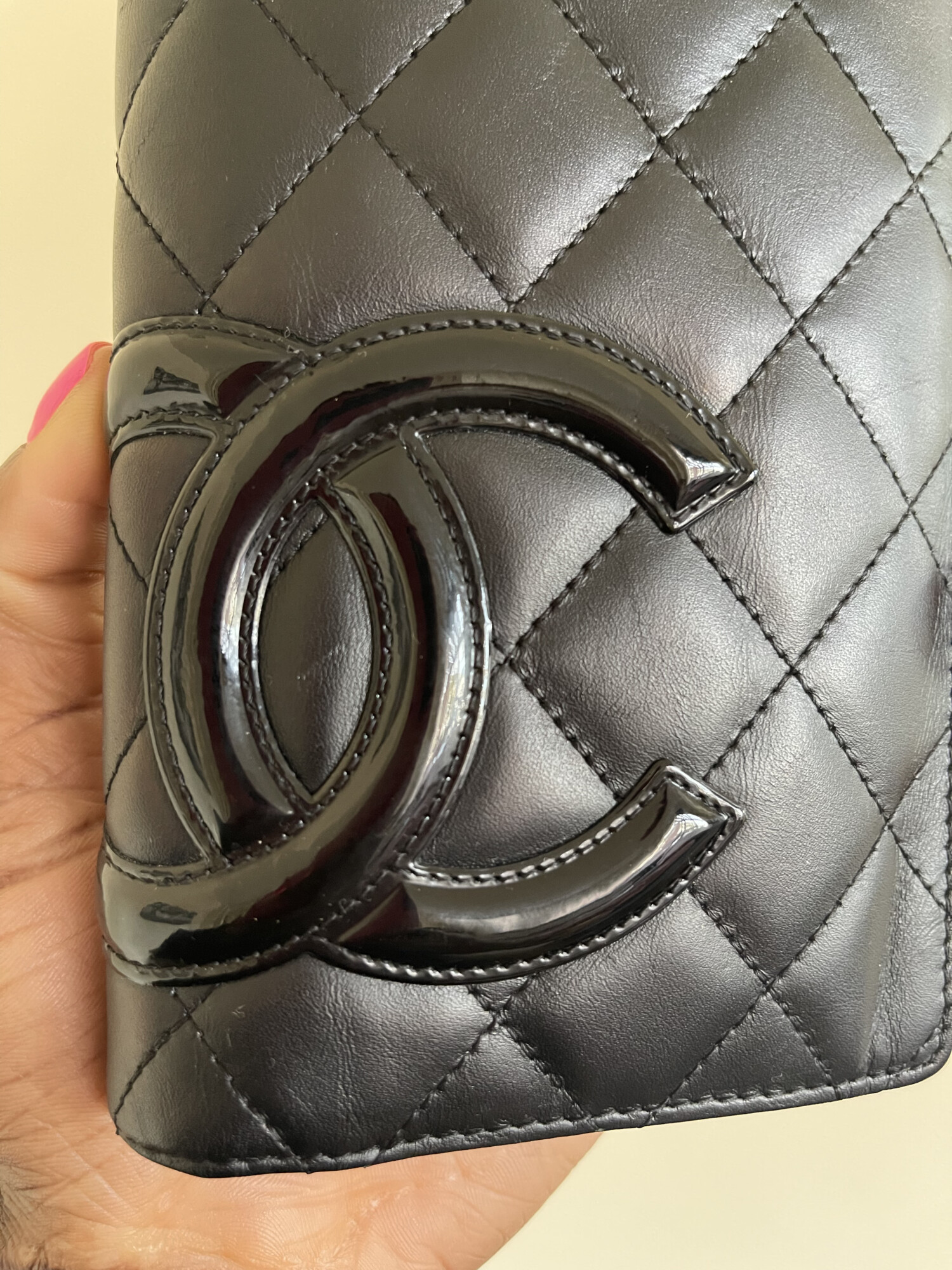 CHANEL portefeuille Cambon noir. LUXE DE SECONDE MAIN AUTHENTIQUE. CHANEL CLASSIQUE. CHANEL VINTAGE