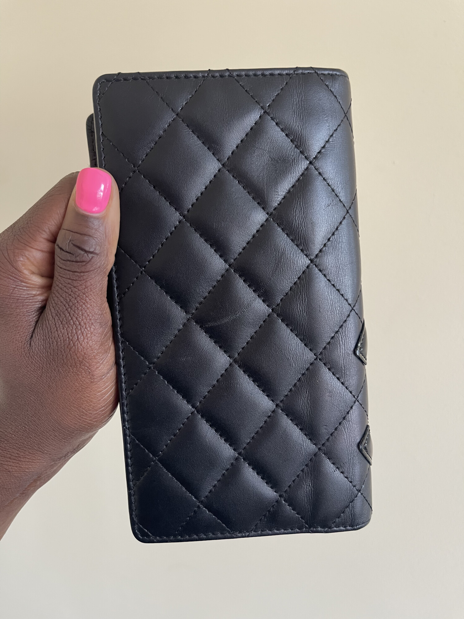 CHANEL portefeuille Cambon noir. LUXE DE SECONDE MAIN AUTHENTIQUE. CHANEL CLASSIQUE. CHANEL VINTAGE