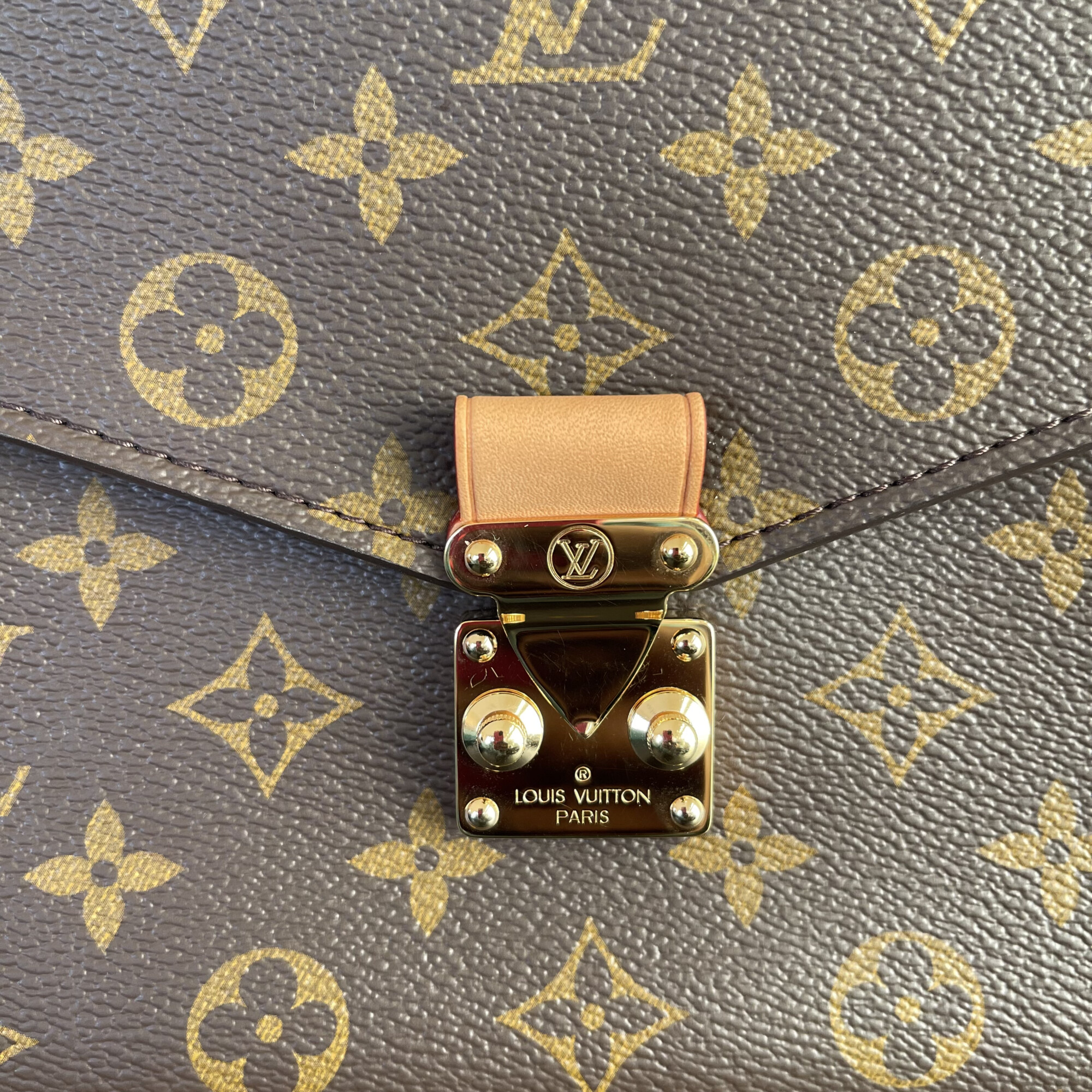 Louis Vuitton Métis monogram LUXE DE SECONDE MAIN AUTHENTIQUE CERTIFICAT D'AUTHENTICITE ENTRUPY. SAC DE LUXE D'OCCASION PAS CHER LOUIS VUITTON FULL SET