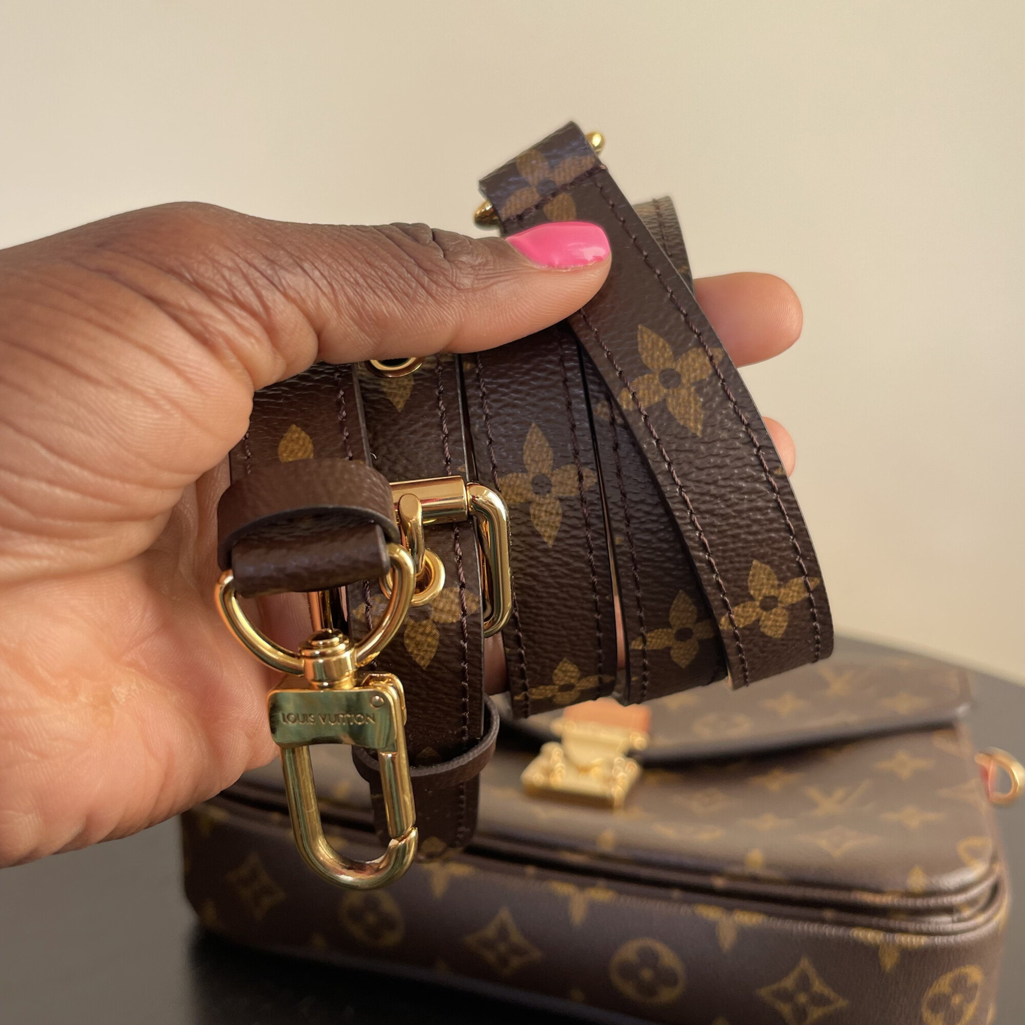 Louis Vuitton Métis monogram LUXE DE SECONDE MAIN AUTHENTIQUE CERTIFICAT D'AUTHENTICITE ENTRUPY. SAC DE LUXE D'OCCASION PAS CHER LOUIS VUITTON FULL SET
