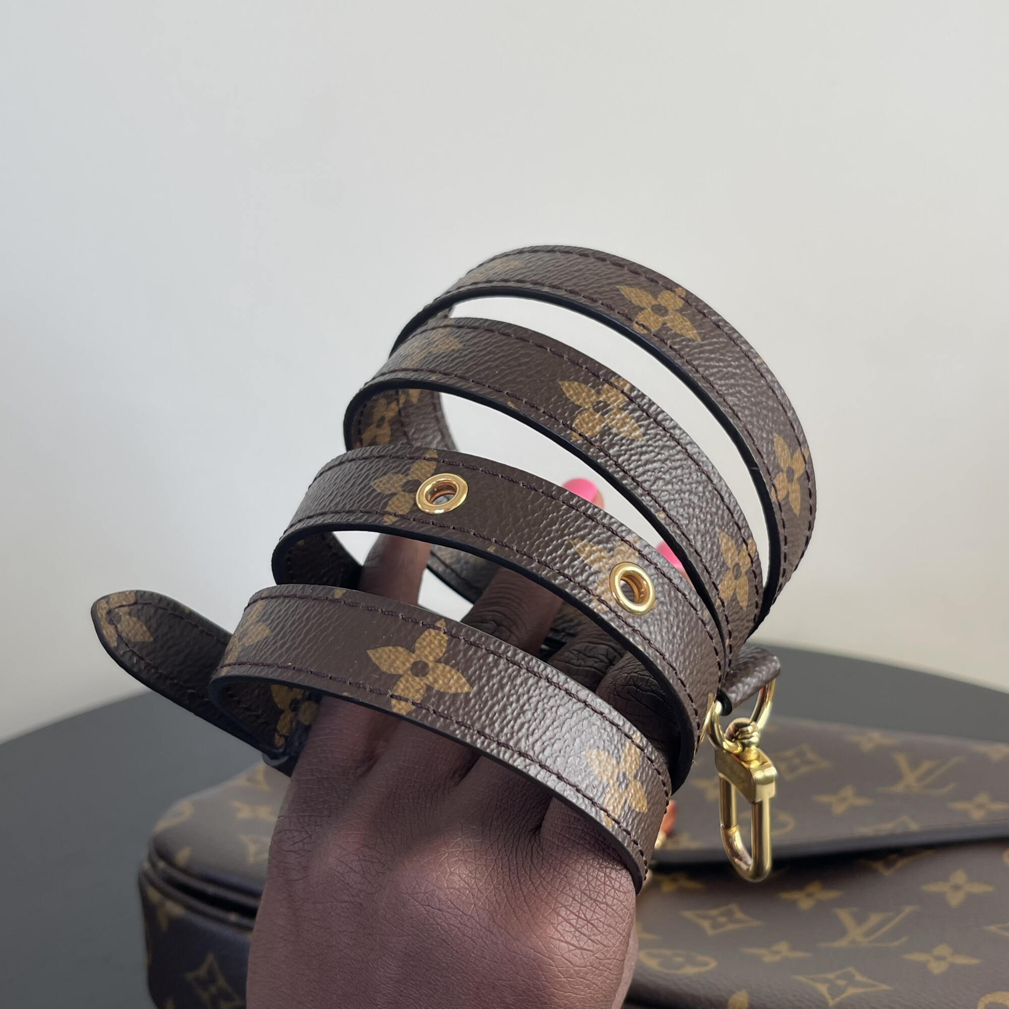 Louis Vuitton Métis monogram LUXE DE SECONDE MAIN AUTHENTIQUE CERTIFICAT D'AUTHENTICITE ENTRUPY. SAC DE LUXE D'OCCASION PAS CHER LOUIS VUITTON FULL SET