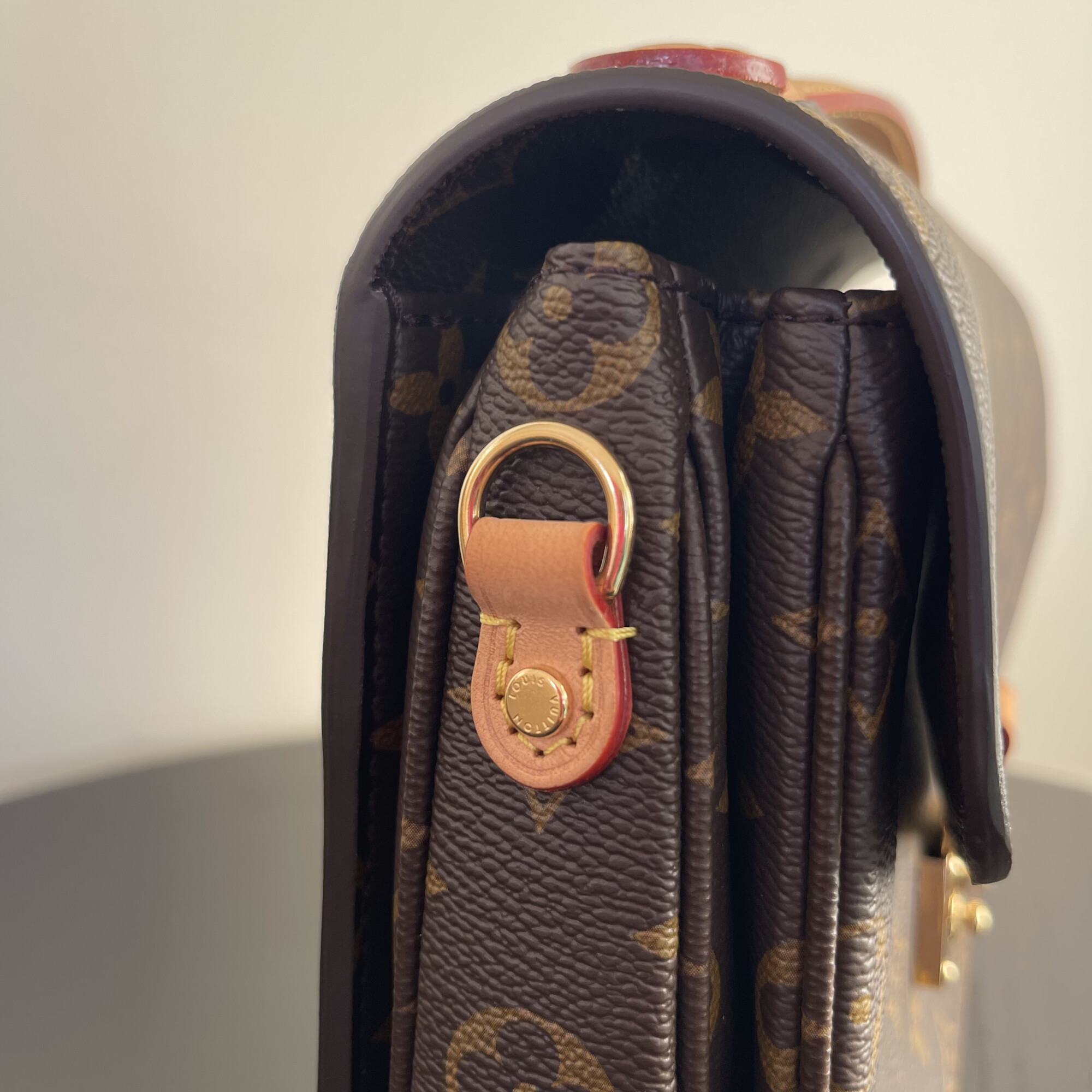 Louis Vuitton Métis monogram LUXE DE SECONDE MAIN AUTHENTIQUE CERTIFICAT D'AUTHENTICITE ENTRUPY. SAC DE LUXE D'OCCASION PAS CHER LOUIS VUITTON FULL SET
