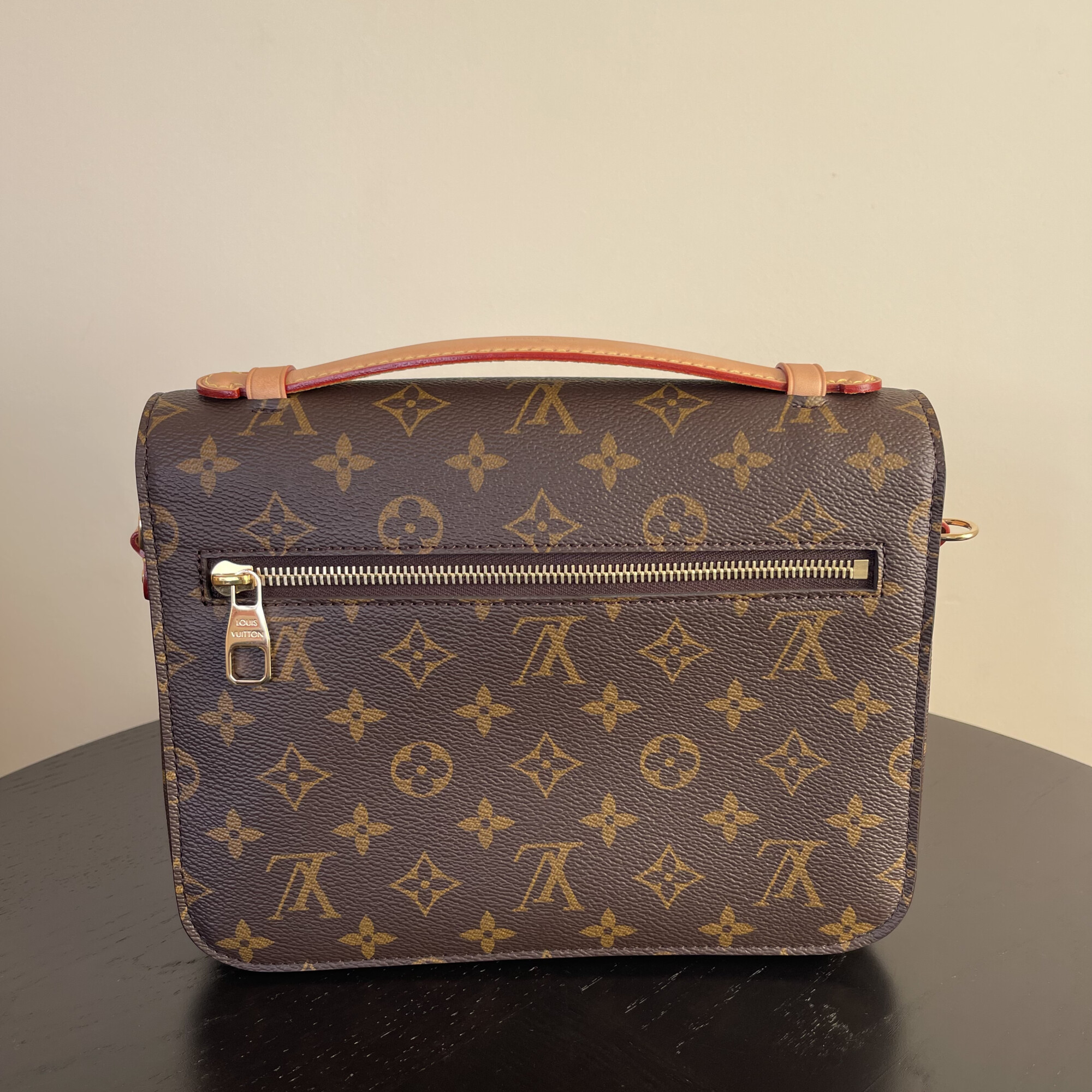 Louis Vuitton Métis monogram LUXE DE SECONDE MAIN AUTHENTIQUE CERTIFICAT D'AUTHENTICITE ENTRUPY. SAC DE LUXE D'OCCASION PAS CHER LOUIS VUITTON FULL SET