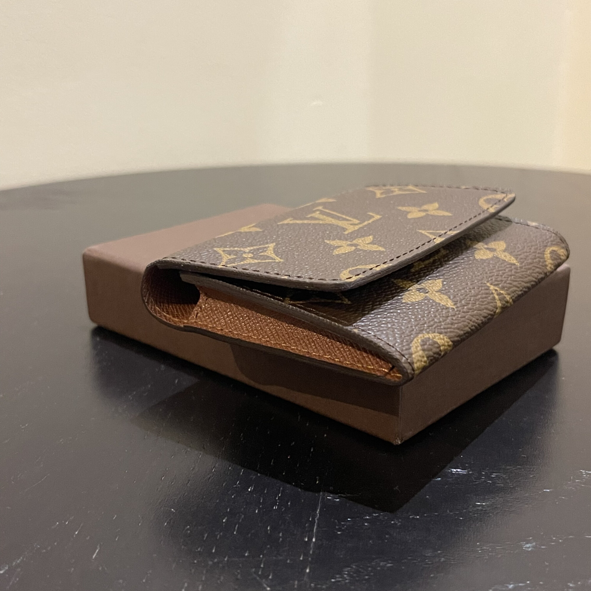 LUXE DE SECONDE MAIN AUTHENTIQUE CERTIFICAT D'AUTHENTICITE ENTRUPY. SAC DE LUXE D'OCCASION PAS CHER LOUIS VUITTON FULL SET